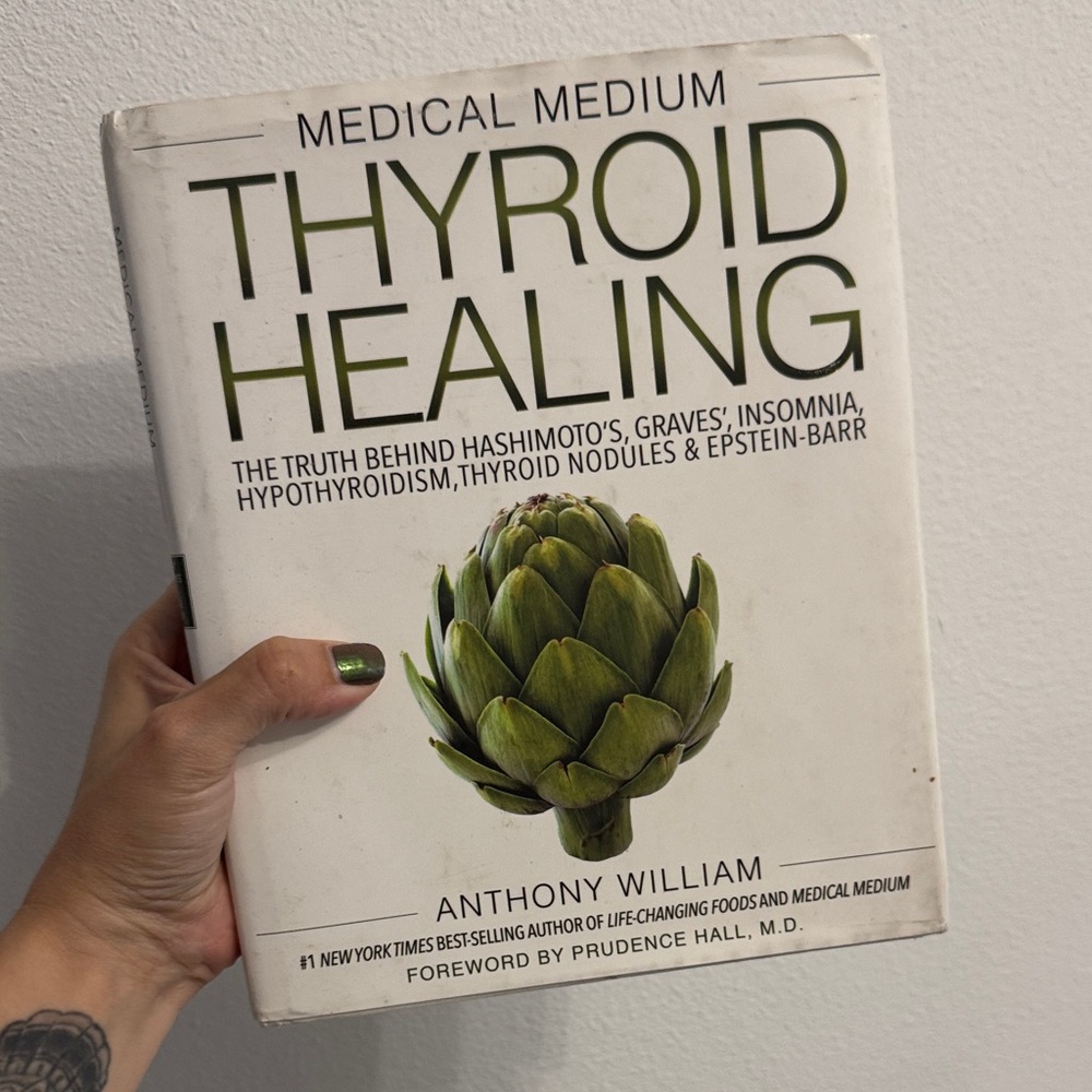 Thyroid Healing by Anthony William - White & Green Hardcover Book